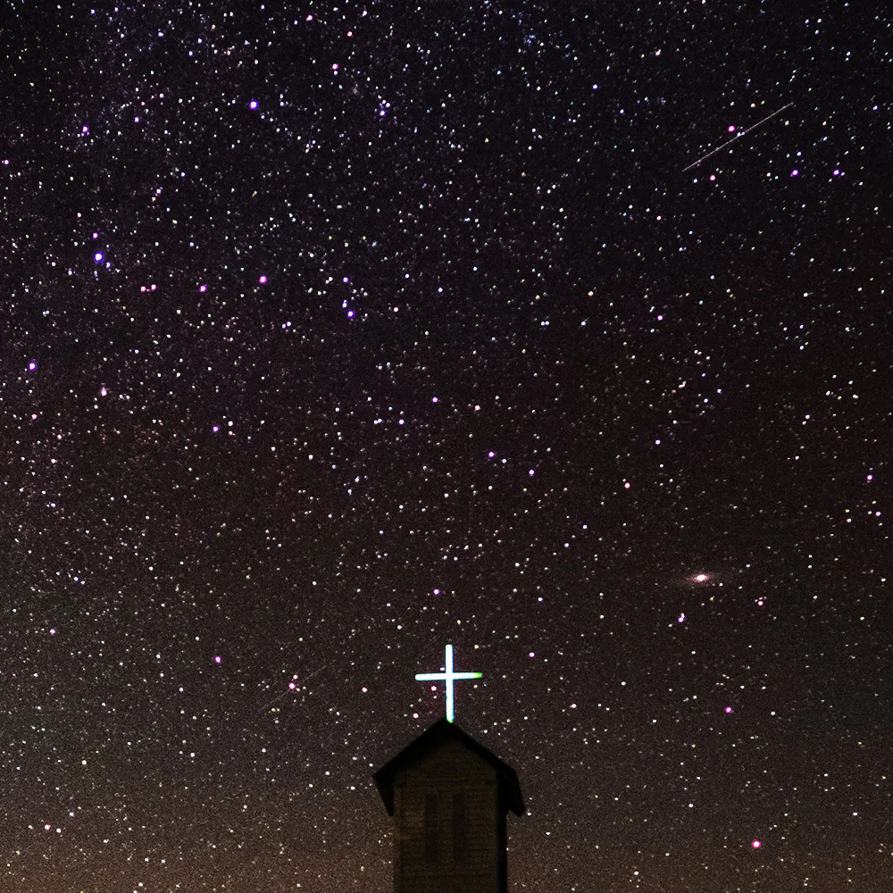 教会と星空