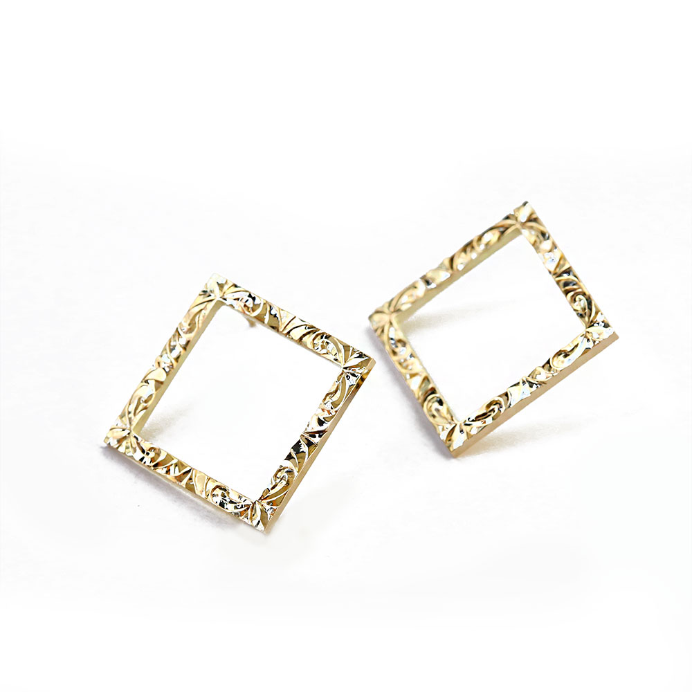 (10001382)ハワイアンジュエリーフレームピアスの表題