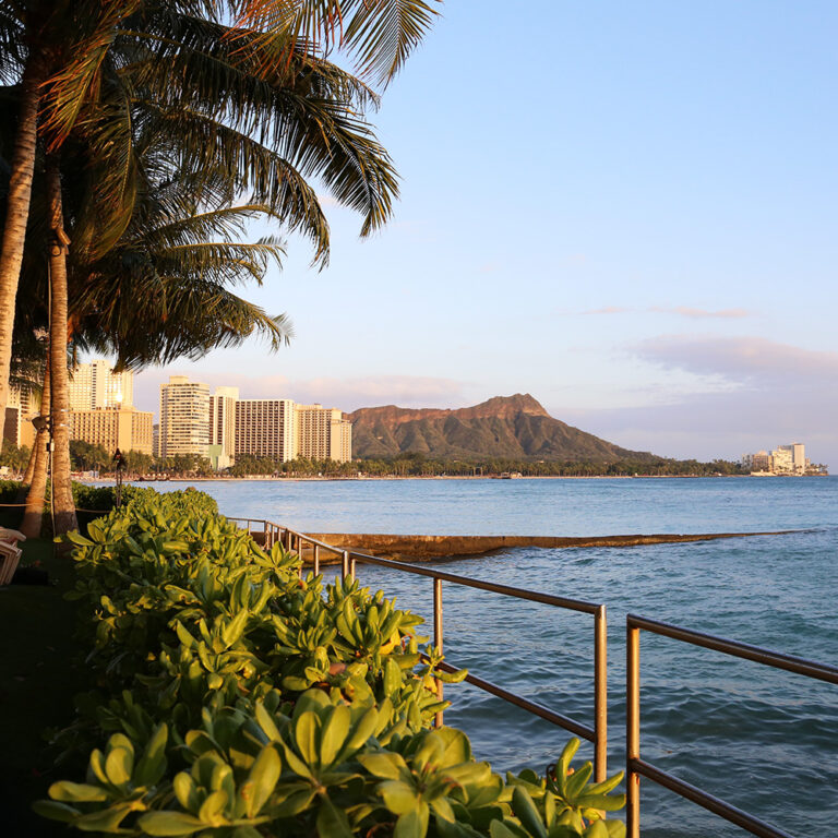 ハワイの景色と海とダイヤモンドヘッド