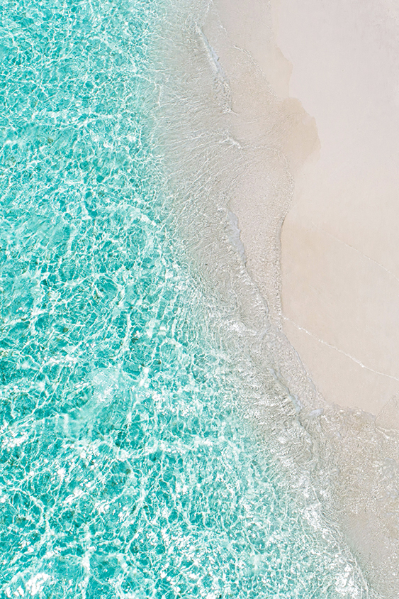 青い海と白い砂浜